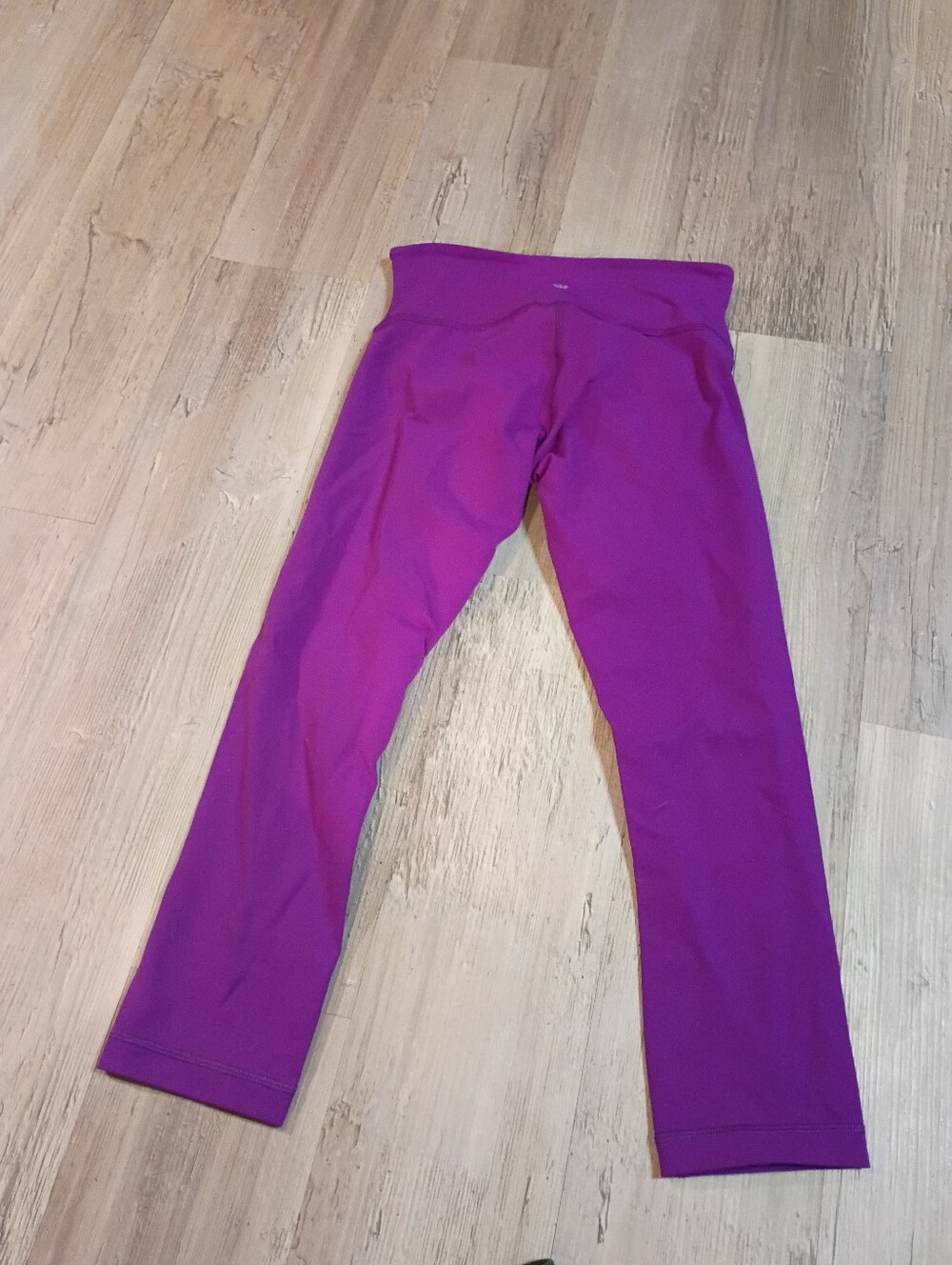 Lululemon - Picture 3 of 5